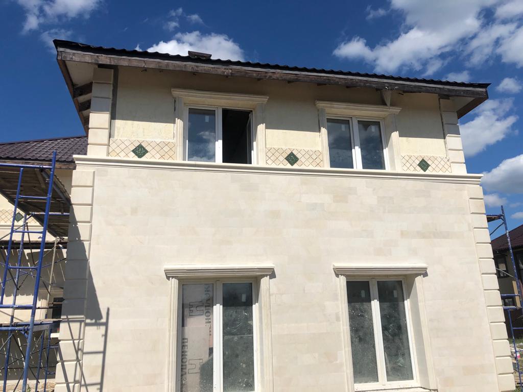 Межэтажный карниз