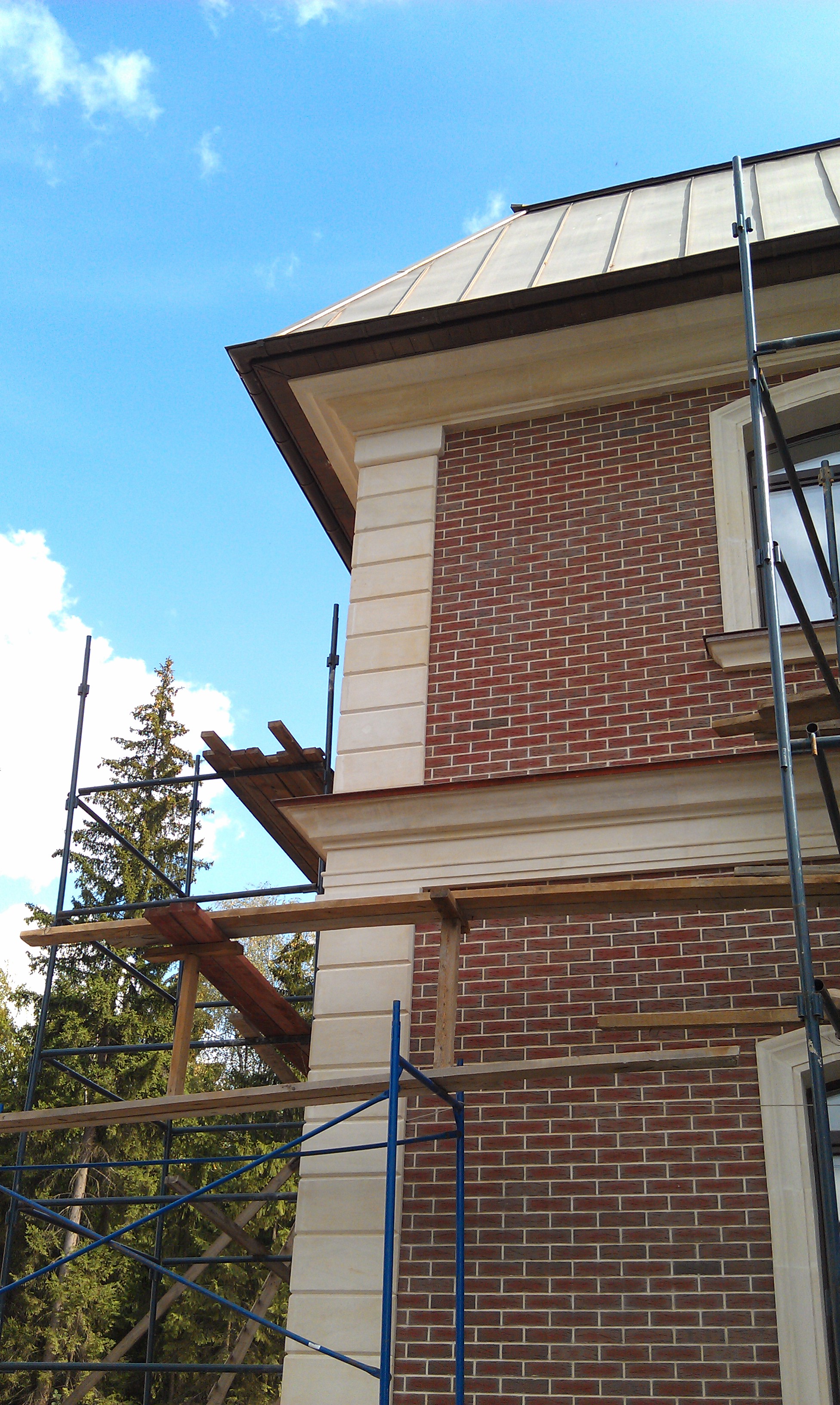 Межэтажный карниз