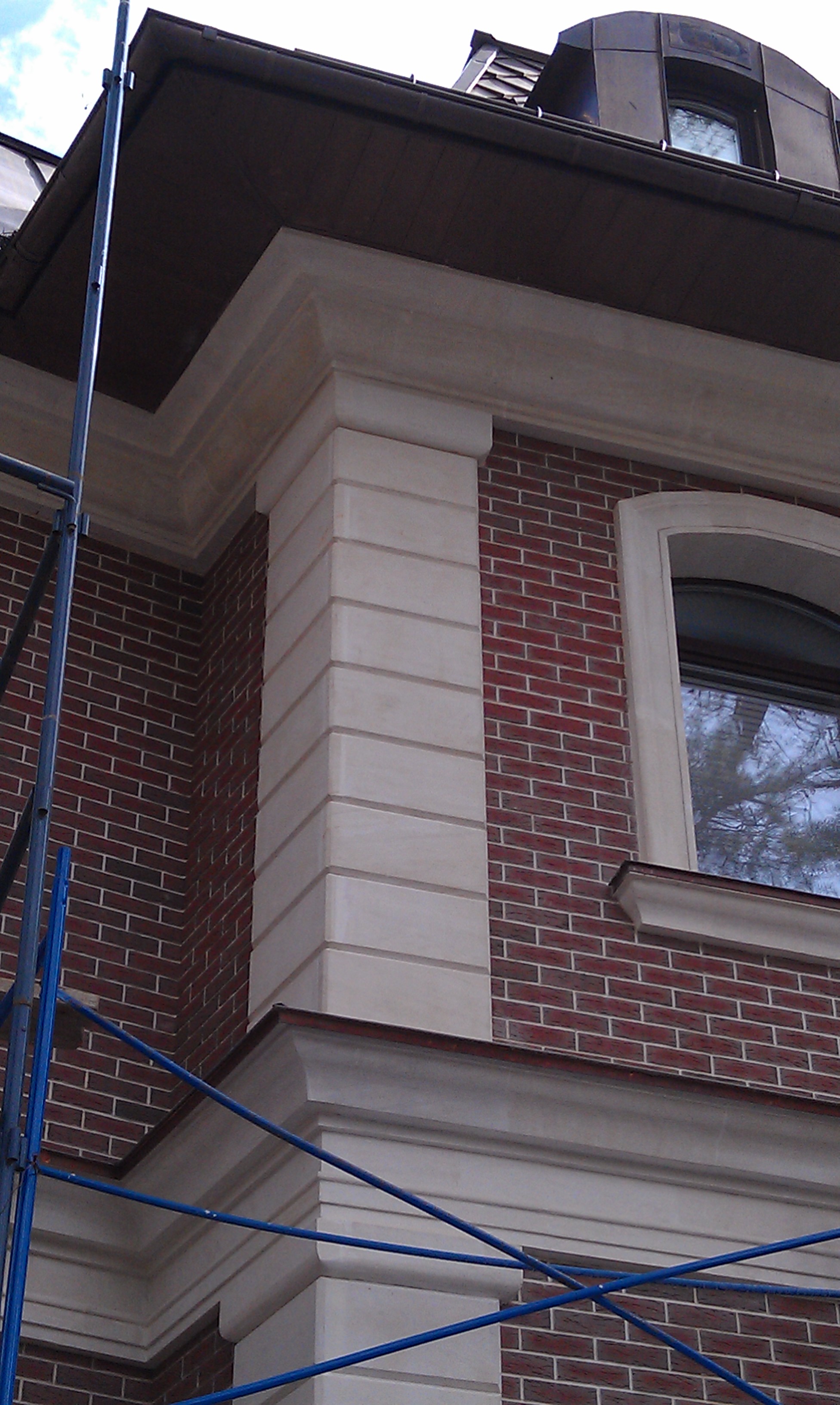 Обрамление углов здания